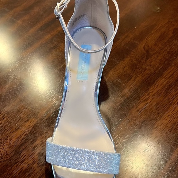 Betsy Johnson Dressy Shoe/Sandal, Size 9 - Picture 4 of 5